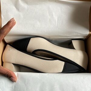 Vivaia Classic Roundtoe Block Heels